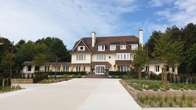 Le Manoir Hotel 1