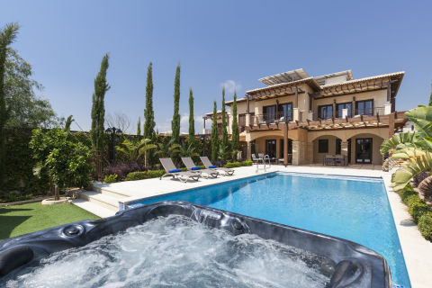 Aphrodite Hills Holiday Rentals